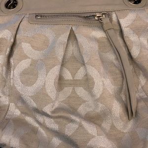 SALE 🔥☃️fav bag Coach silvr /hardware beige canvas